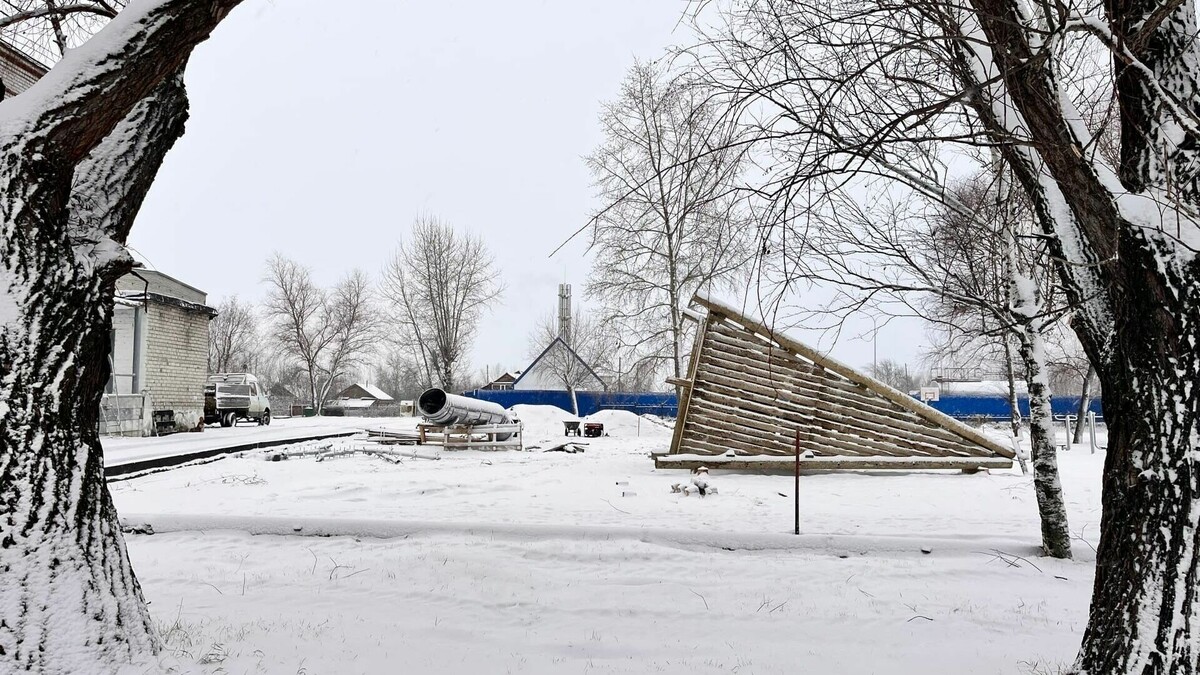     Жители Тобольска пожаловались в соцсетях, что Максим Афанасьев до сих пор не выполнил одно из своих обещаний. Дело в том, что в городе не установили спортивную площадку, которая была главным призом на турнире главы города по воркауту в 2021.