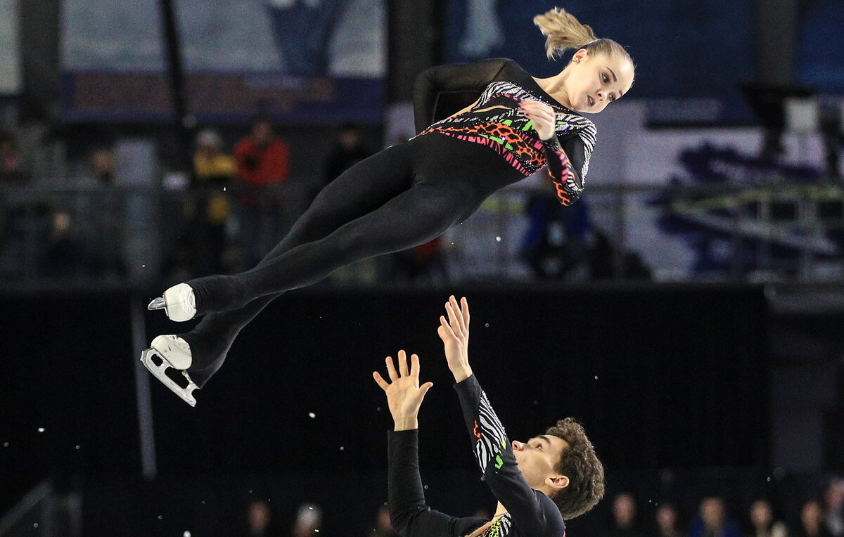    Полина Костюкович и Дмитрий Ялин  Сергей Бобылев/ТАСС