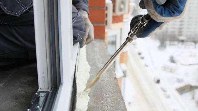 Пример зимнего монтажа ПВХ окон