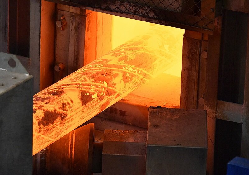 Процесс эмалирования трубы в печи