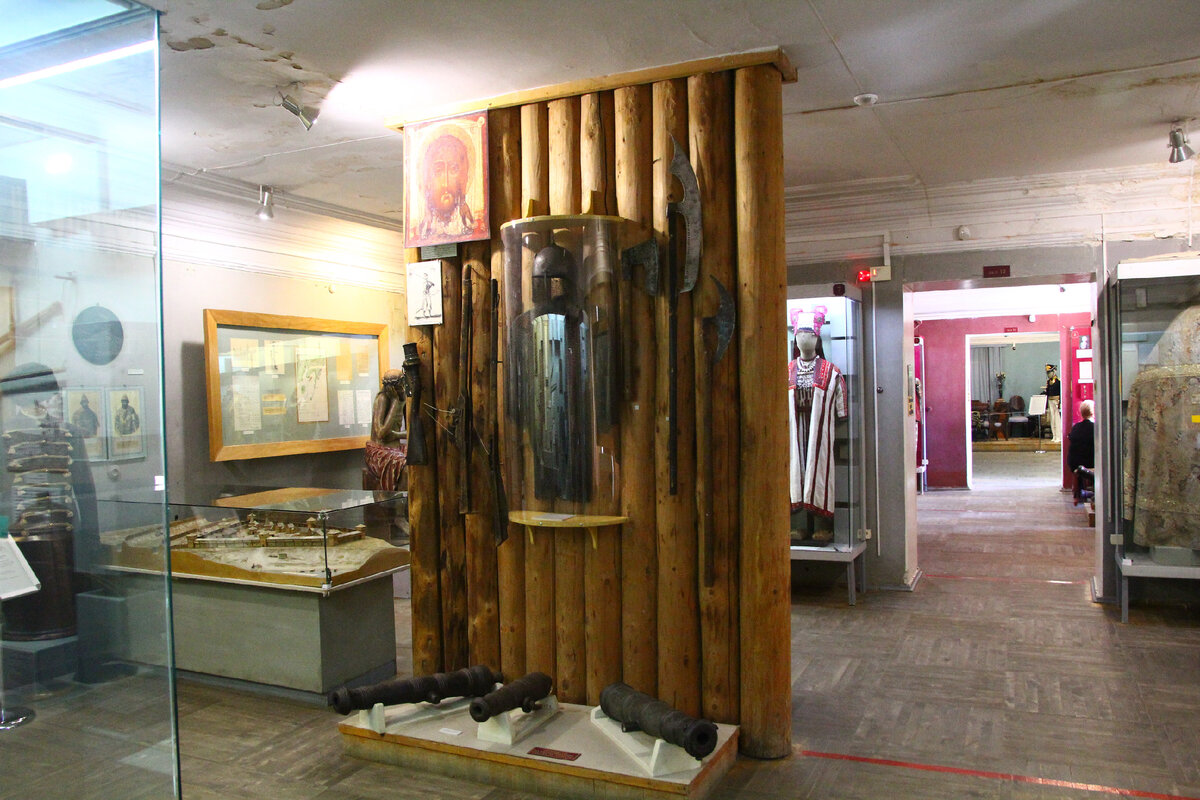 Если вы бывали когда нибудь в музее, из которого не хочется долго  уходить, то тогда вам стоит сходить и в музей краеведения, который находится в Саратове, на ул.-31