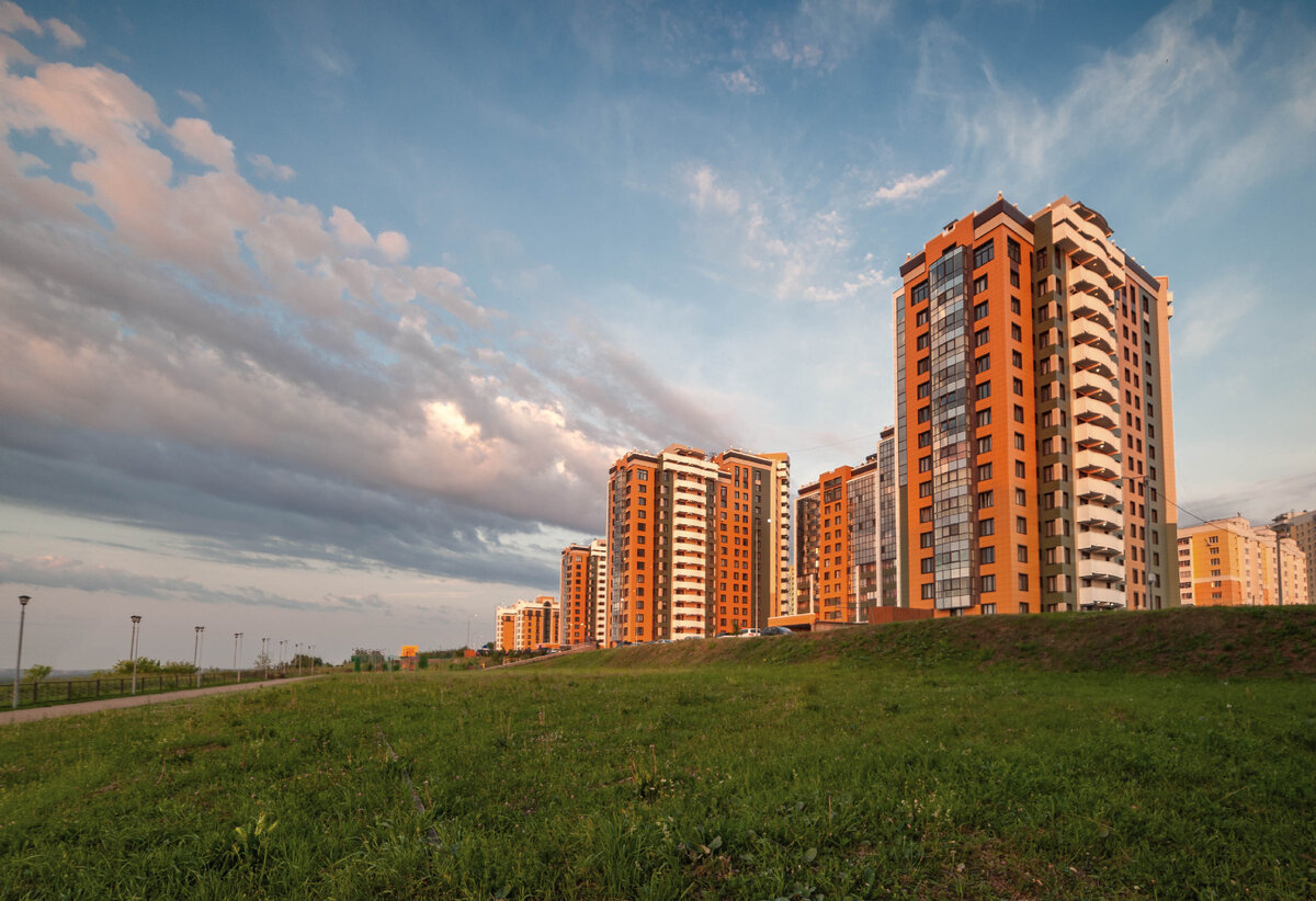 к городищу примыкает жилой район, фото автора