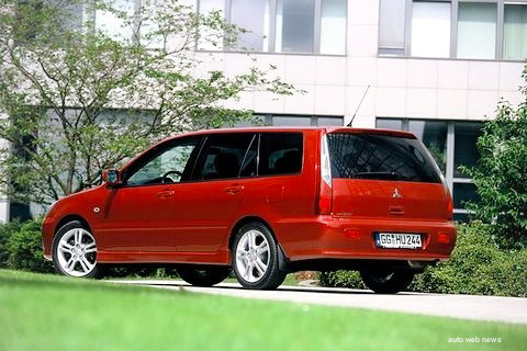 Mitsubishi Lancer (фото: материалы для прессы / Mitsubishi)