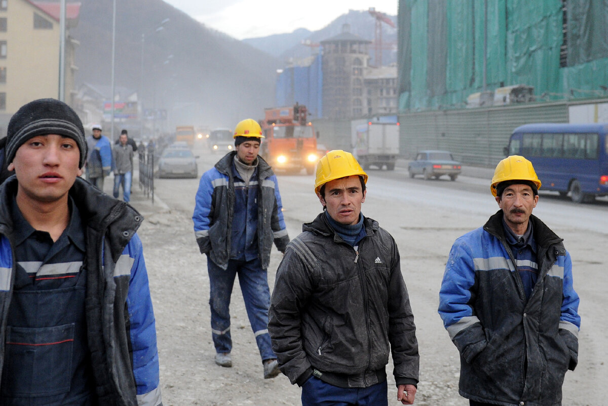 Фото с открытого источника. Трудовые мигранты.