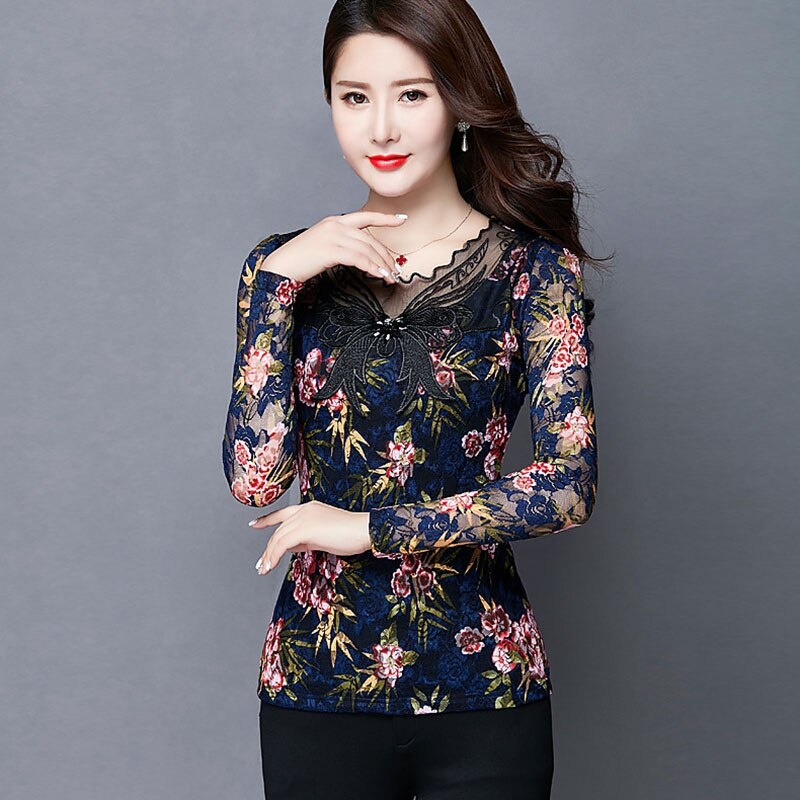 Кружевная блузка с длинным рукавом