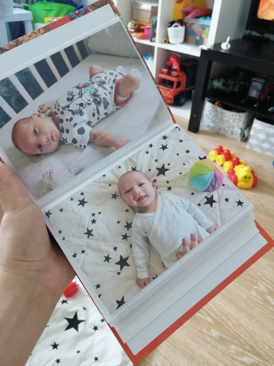 Вот так, собственно, выглядит тот самый альбомчик 