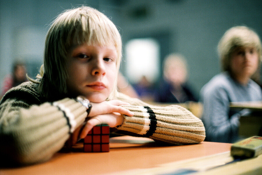 shot from "Låt den rätte komma in"/2008/Tomas Alfredson/kinopoisk.ru