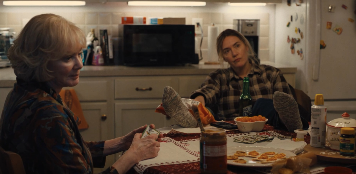 Бабуля семьи Шиенов создатель забавных моментов