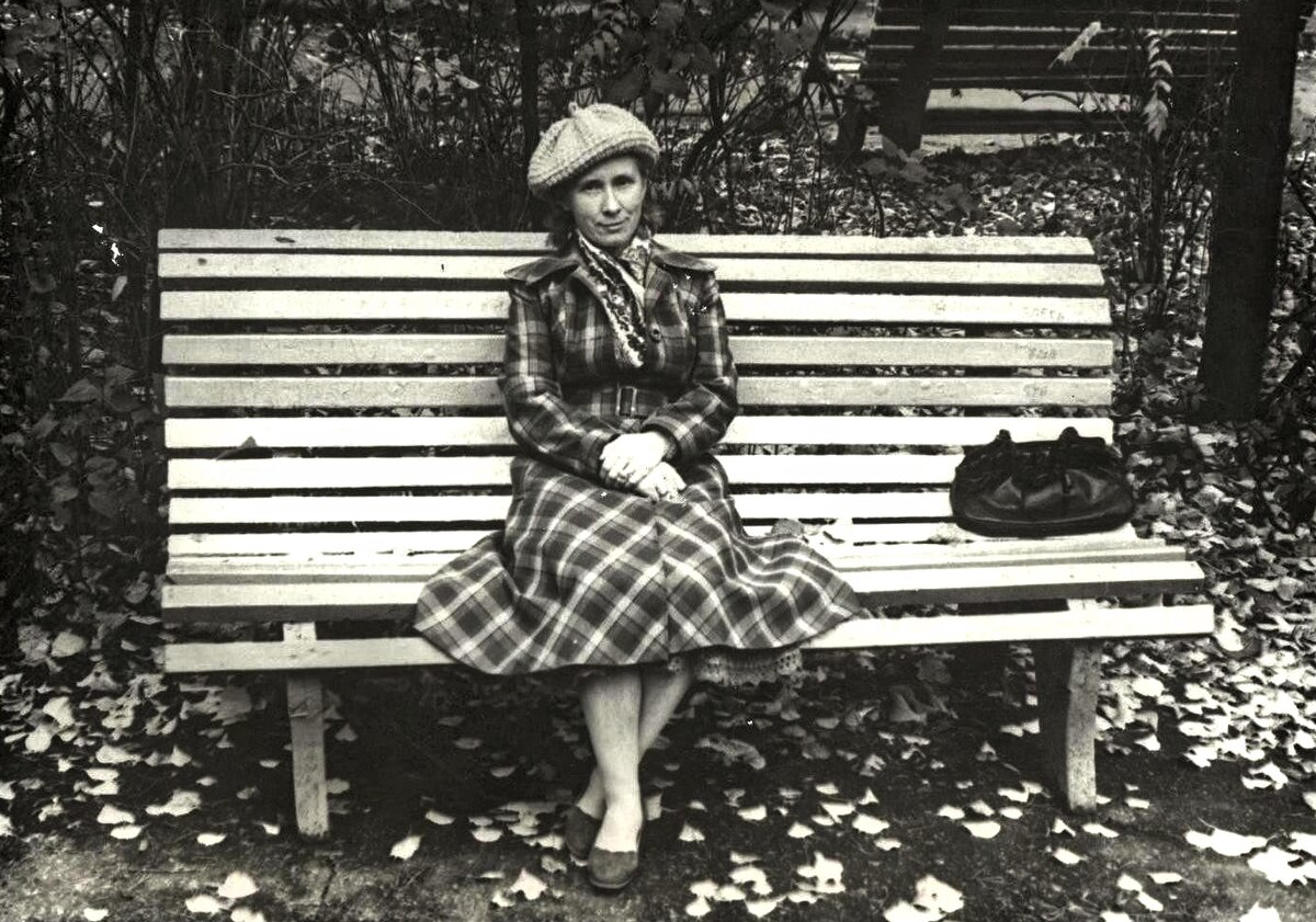 Любимая учительница продолжает свои воспоминания... Фото из личного архива Л.Ф.Сотник. 