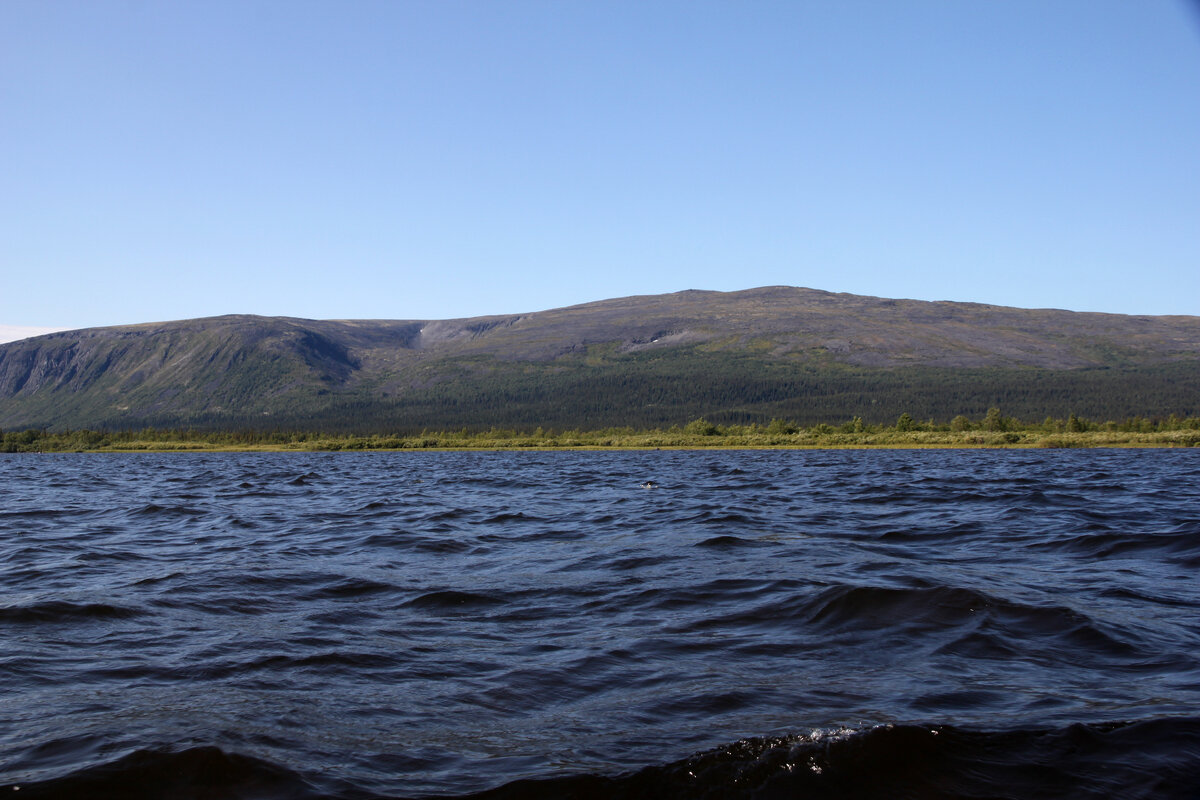 Ловозерские тундры с воды