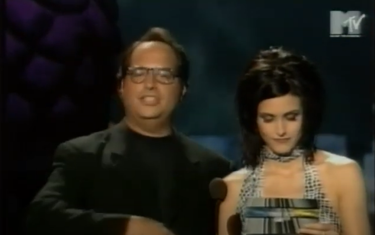 Ведущие церемонии - Джон Ловитц и Кортни Кокс