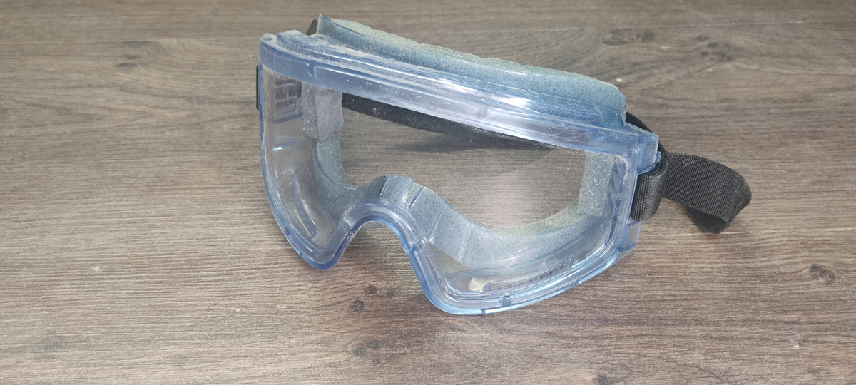 Защитные очки