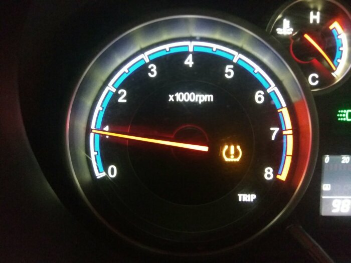 Если вы обнаружили на приборной панели своего автомобиля ошибку, можно попробовать устранить ее самостоятельно