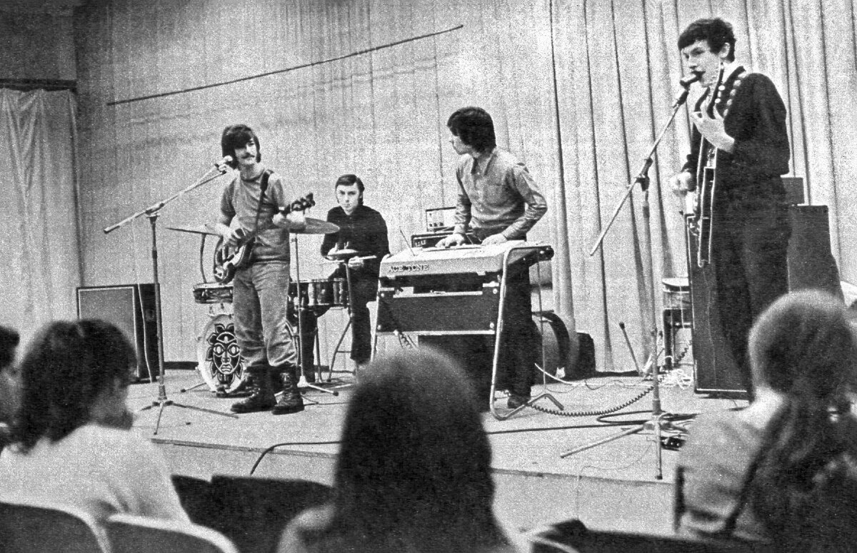 Один из концертов Машин в МАРХИ в составе с Максимом Капитановским в 1972 году