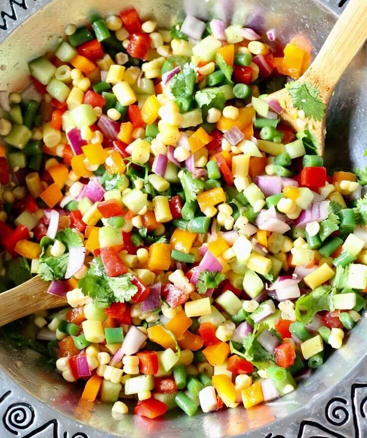 https://easyandhealthyrecipes.com/wp-content/uploads/2019/05/1.-Chopped-Vegetable-Salad.jpg