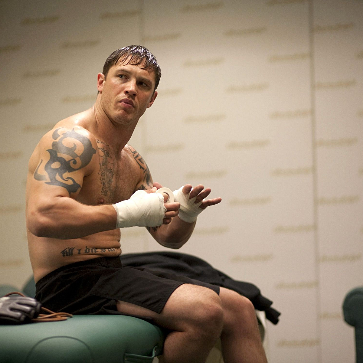 Фильмография тома харди список. Tom Hardy. Воин 2011 том Харди. Том Харди 2009.