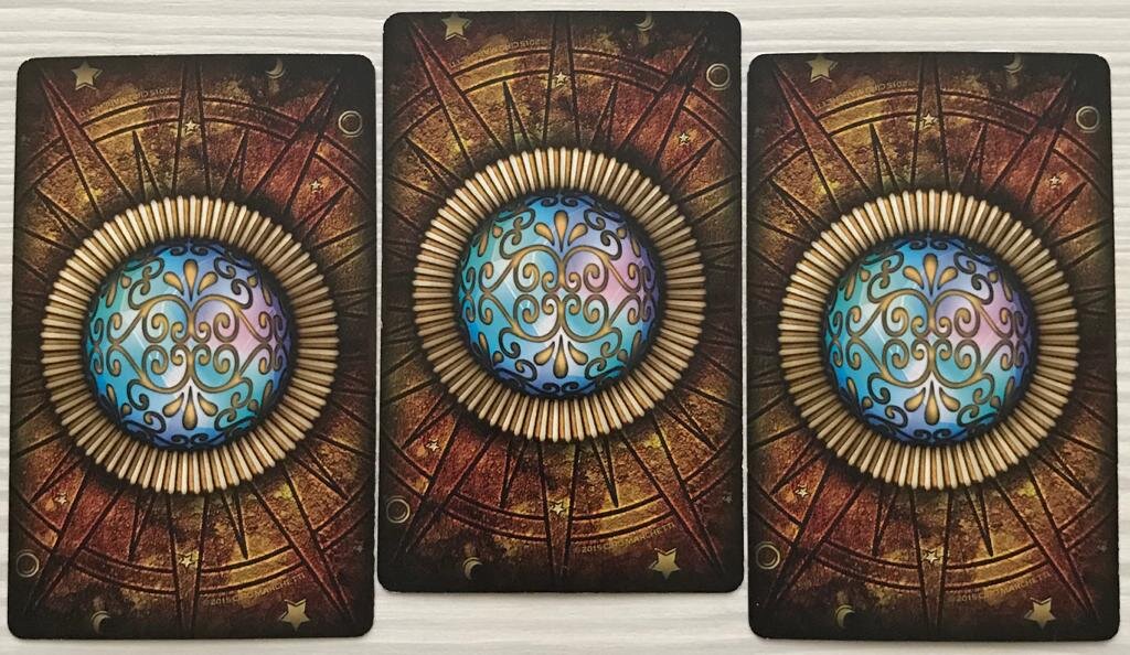 Расслабьтесь,отбросьте все лишние мысли, прислушайтесь к своему внутреннему голосу, вспомните своего мужчину, его голос, лицо, ваши приятные совместные моменты. Проговорите вопрос и выбирайте ту карту, к которой больше тянет. Выбирайте позиции до тех пор, пока не найдёте свой вариант 🌹