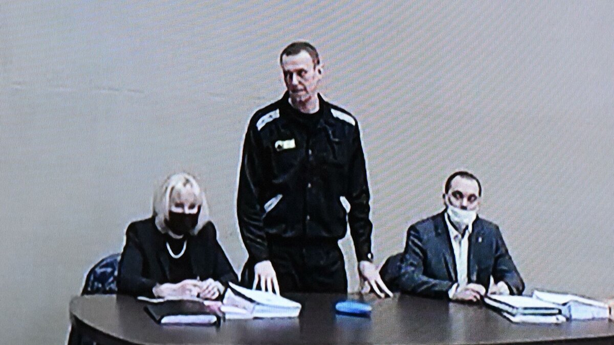 Навальный выступает в судебном заседании 15.02.2022. Google Картинки.