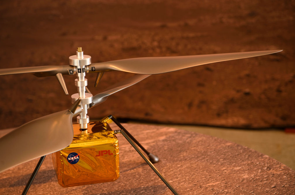 Вертолет ingenuity. Марсианский вертолет ingenuity. Модель вертолёта NASA - ingenuity. Вертолет на Марсе. Метр на вертолете