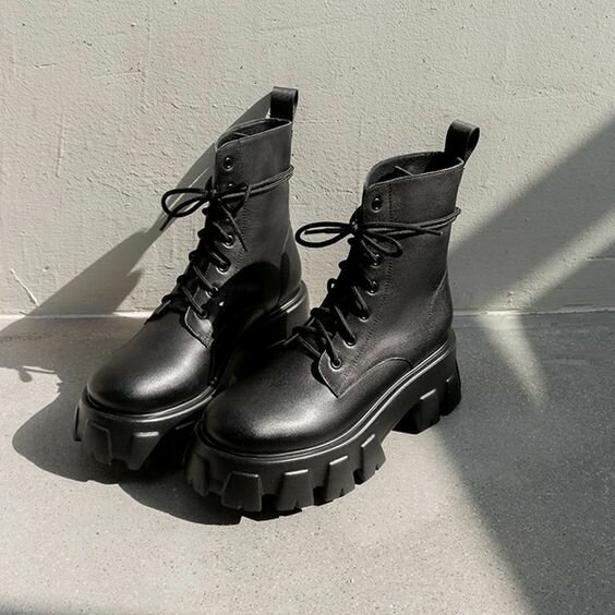 Ботинки.