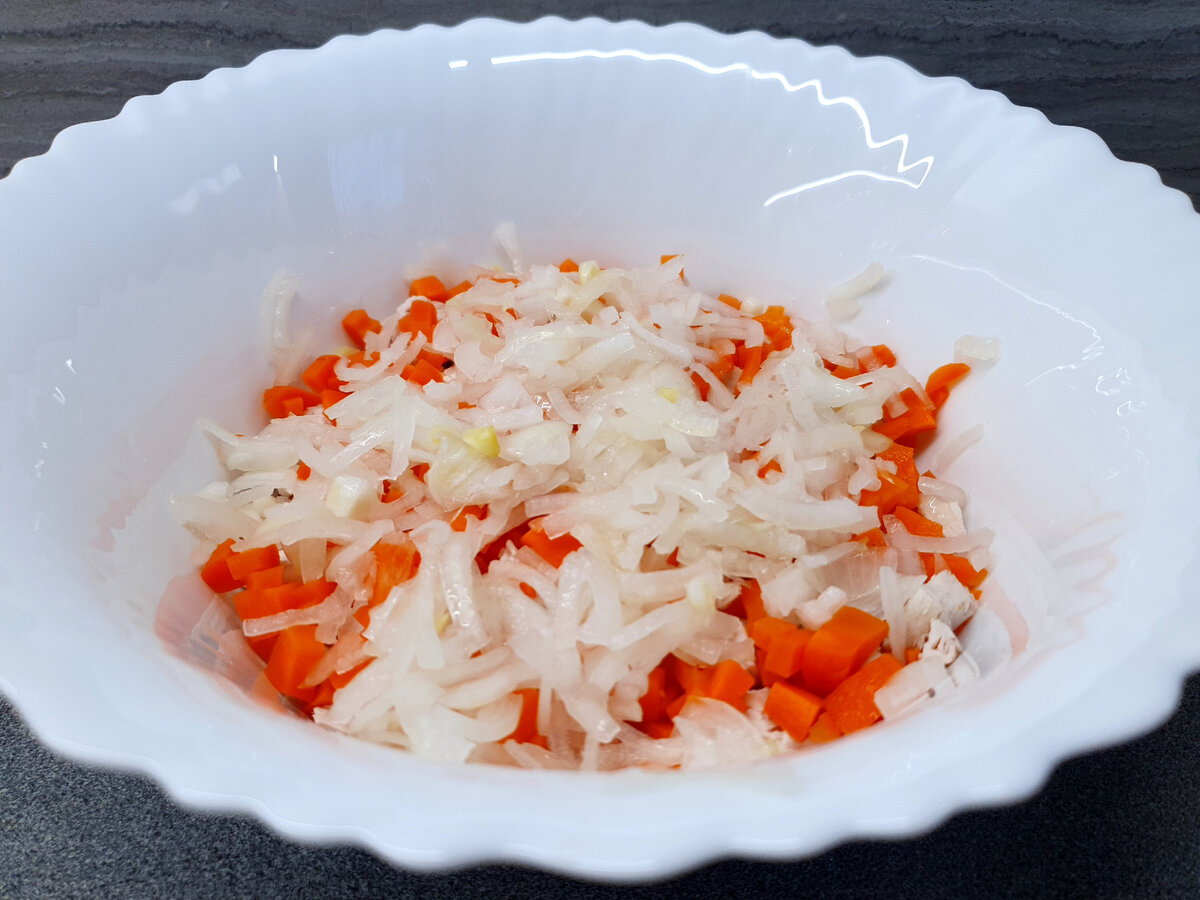 Салат с рисом на новый
