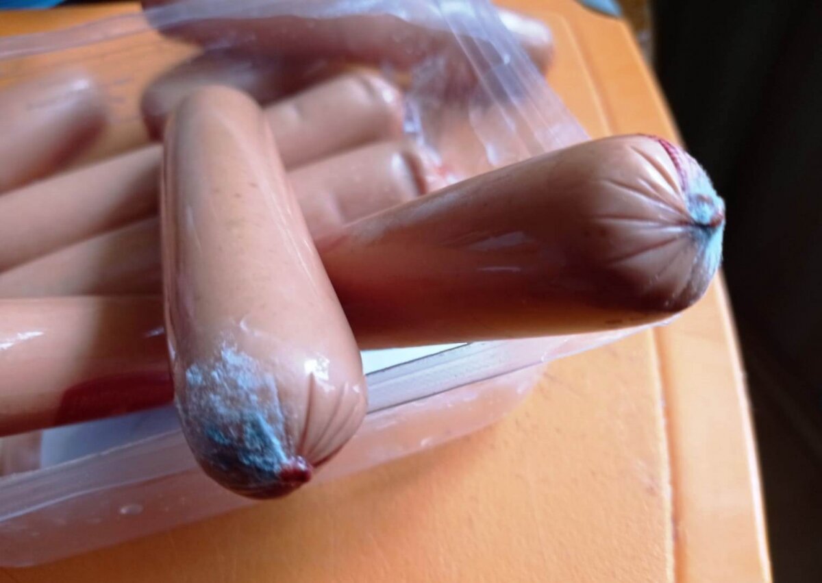    В саратовской «Грозди» горожанину продали сосиски с плесеньюНовости Саратова и области – Сетевое издание «Репортер64»