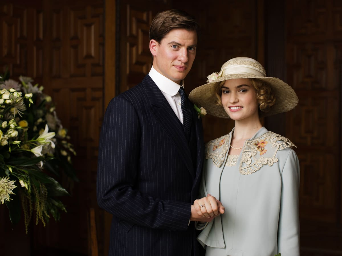 Промо-фото к сериалу "Аббатство Даунтон". (с) https://lily-james.com/