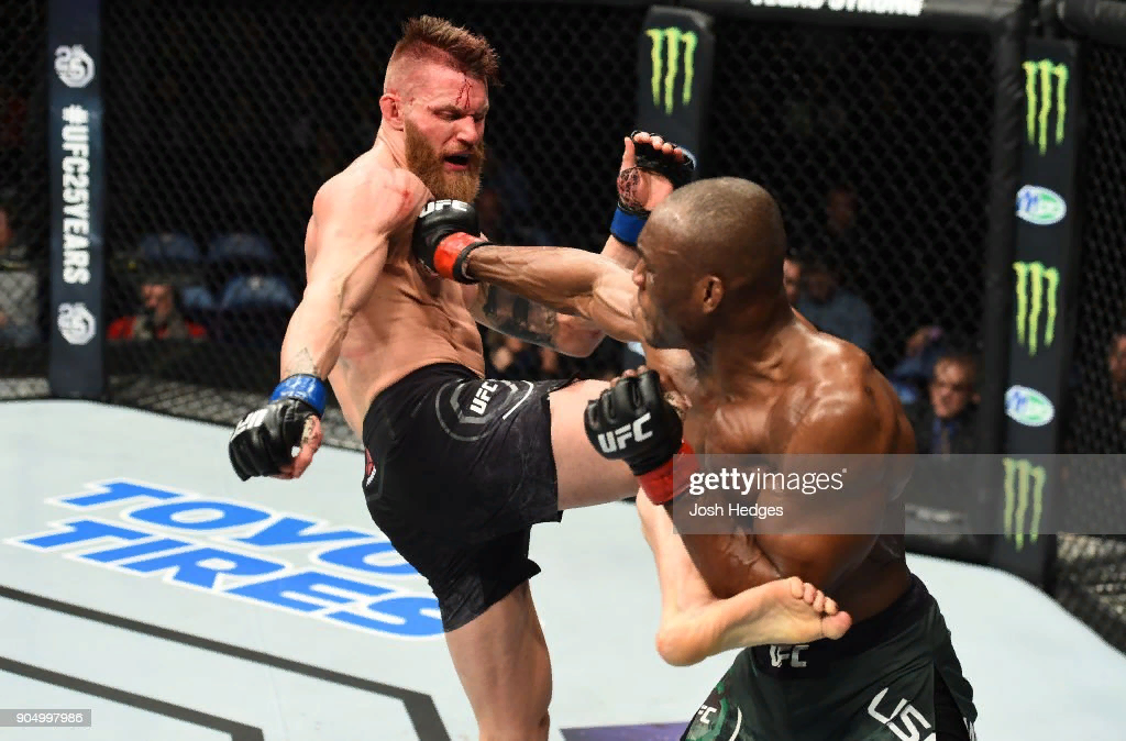 Камару Усман против  Эмилема Вебера Меэке