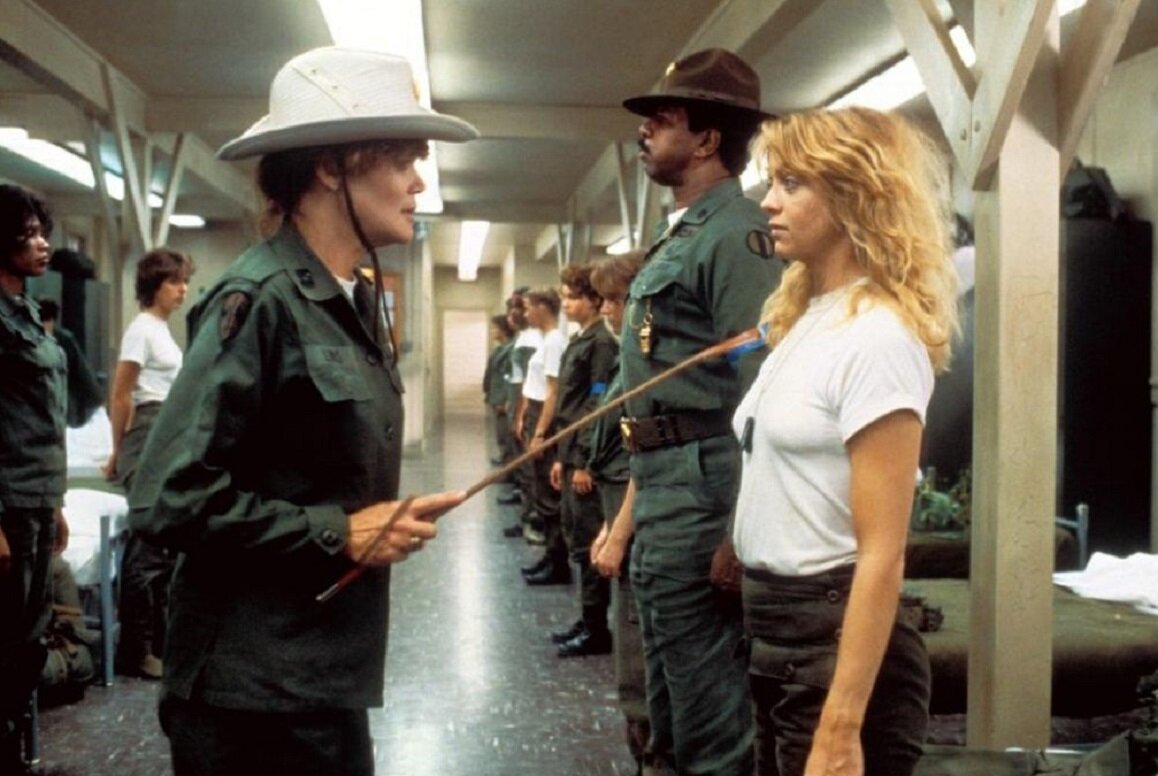 Голди Хоун в фильме "Рядовой Бенджамин"(1980).