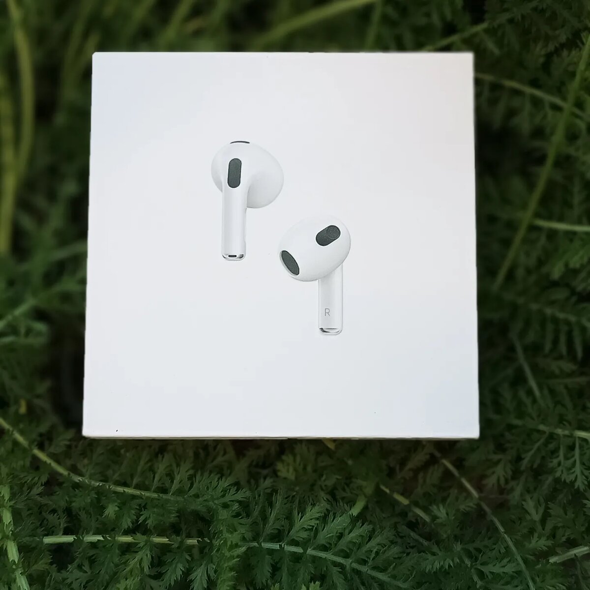 ✅Цена AirPods 2 - Premium - 1300 рублей. ✅Цена Airpods 3 Premium- 1500 рублей.🎧: Новые наушники, лучшая копия. 📞: Тел: 79951417309📨: Доставка по всей России ( СДЭК, АВИТО ДОСТАВКА, ПОЧТА) ✅1.Серийный номер пробиваются на официальном сайте Аррlе;✅2.Отличное качество звука;✅3.Гравировки, как в оригинальных АirРоds (на кейсе, в кейсе под крышкой, на наушниках);✅4.Бесшумная кнопка на кейсе;✅5.Размеры кейса и наушников идентичны оригинальным АirРоds;✅6. Автоматическое подключение АirРоds к телефону, при открытии кейса;✅7. Поддержка беспроводной зарядки кейса;✅8.Наушники могут работать по одному;✅9. Датчик положения в ушах (при вынимании из уха наушники автоматически ставят паузу);✅10.До 3,5 часов прослушивания музыки от одного заряда АirРоds;✅11. Работают как с iРhоnе, так и с Аndrоid;✅12. Качество упаковки как в оригинале (ванночка в упаковке твёрдая, из картона)