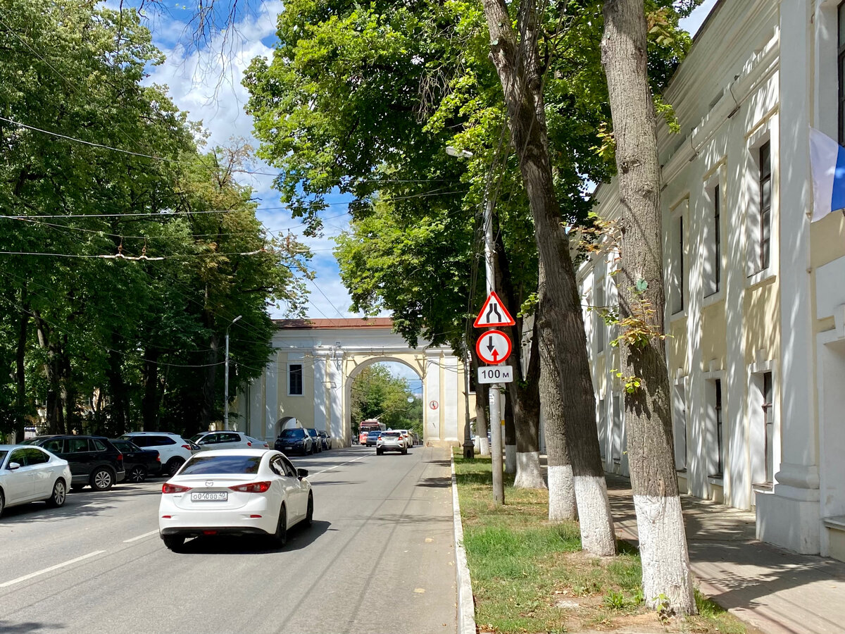 Западные ворота. 