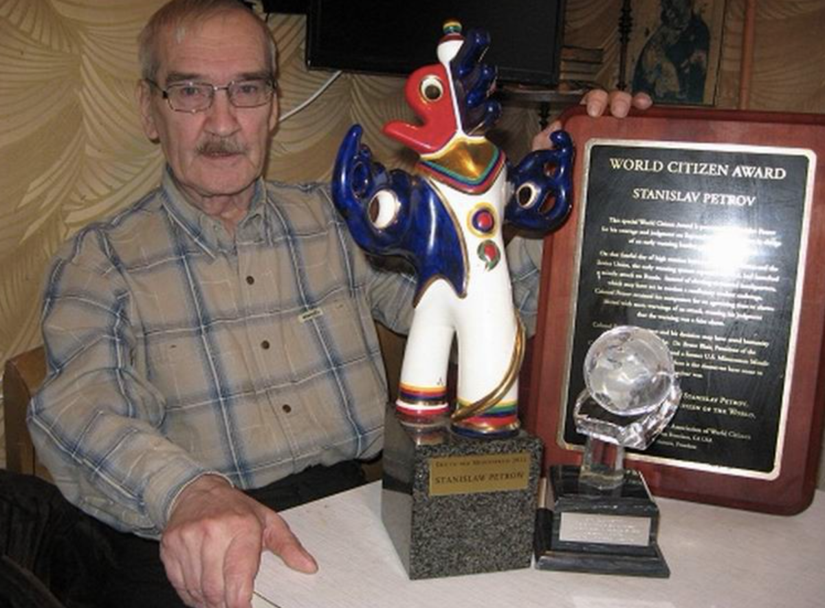 Человек предотвративший ядерную войну. Человек предотвративший ядерную войну. Подполковник станислав петров. Станислав евграфович петров. Подполковник станислав петров.