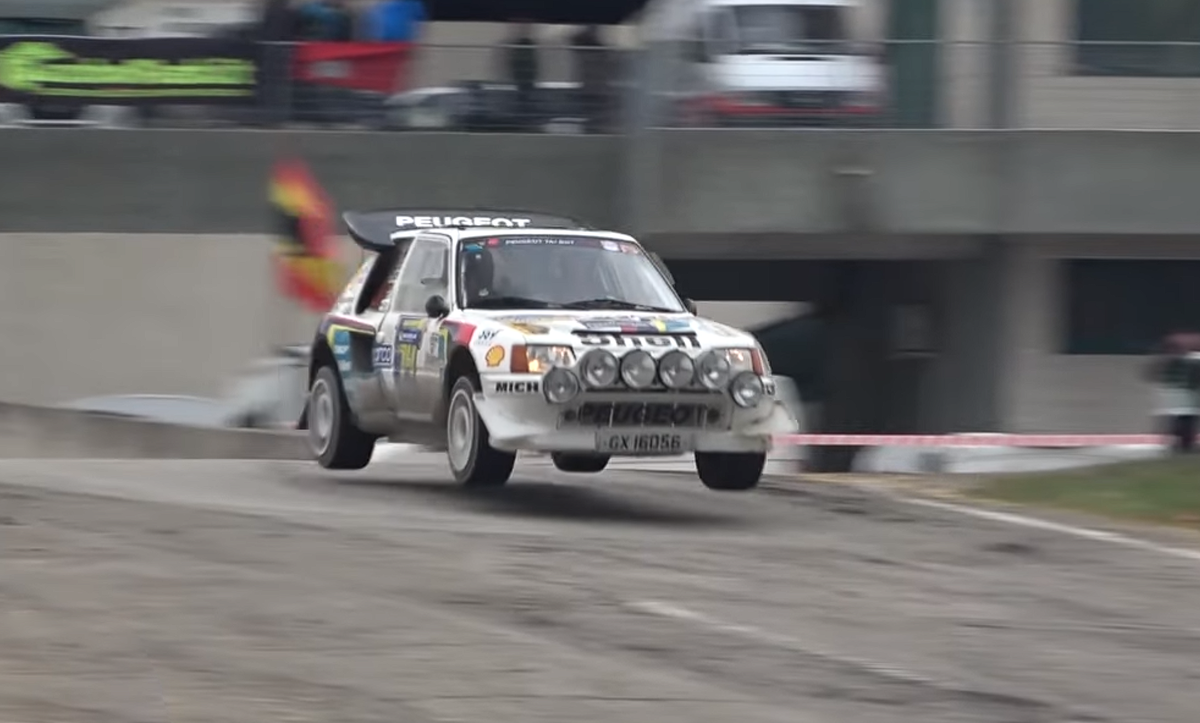 Как вы можете видеть, аэродинамика раллийного Peugeot 205 T16 довольно скромная. Фото: Youtube.com