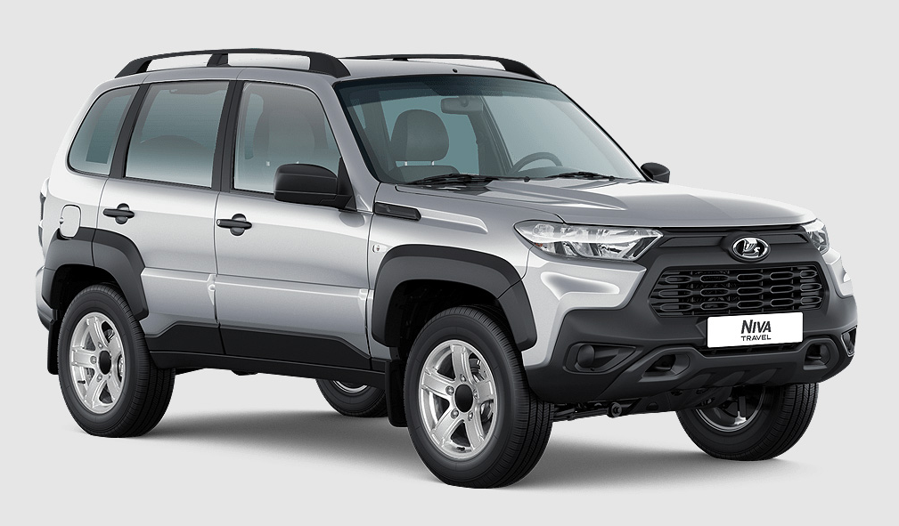 Версия Classic Plus. Появились рейлинги, двухцветный пластиковый обвес и вместо штамповки литые диски. Пожалуй, это версия Нивы смотрится наиболее гармонично.