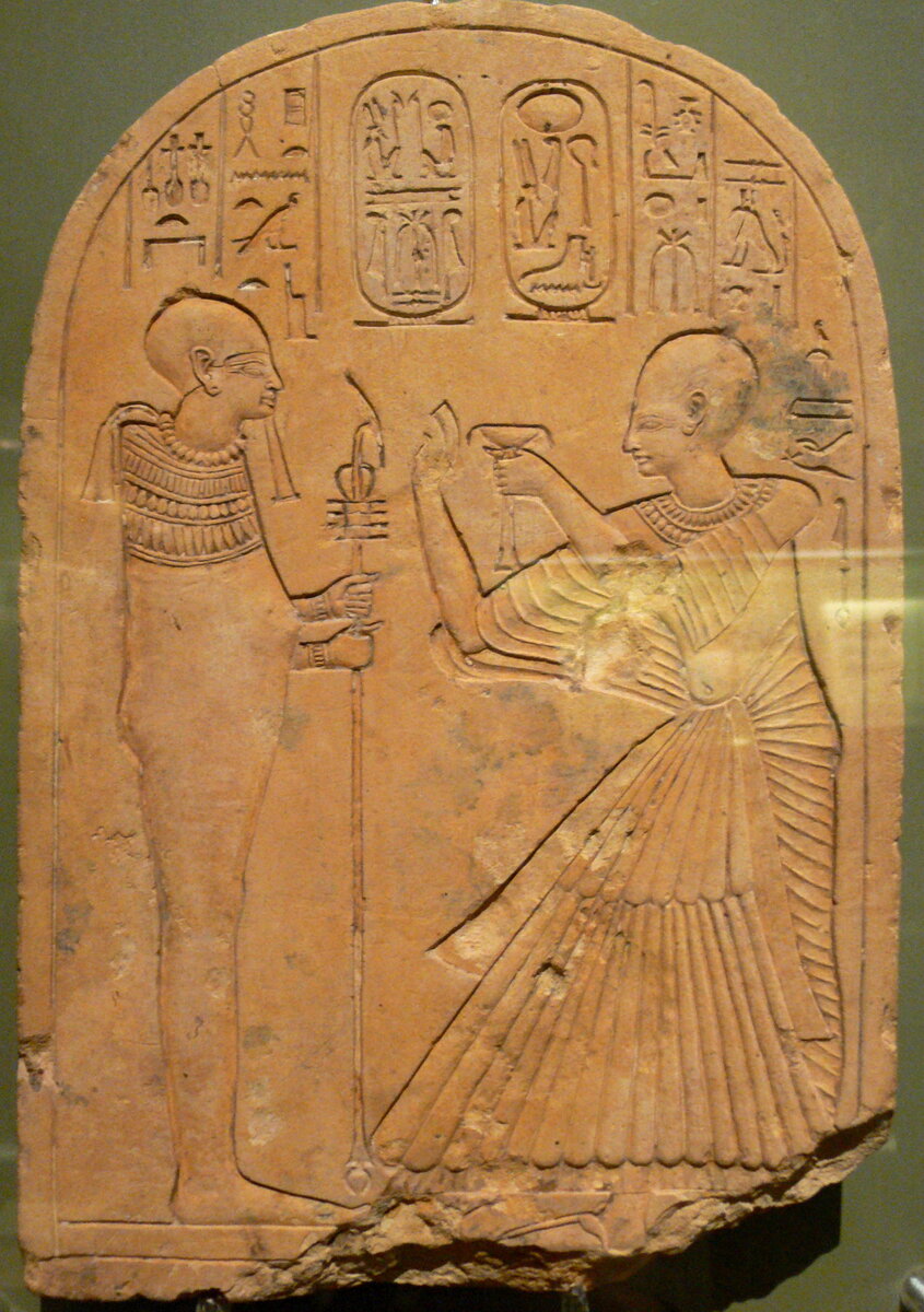 Стела с изображением фараона Рамсес IV и бога Птаха