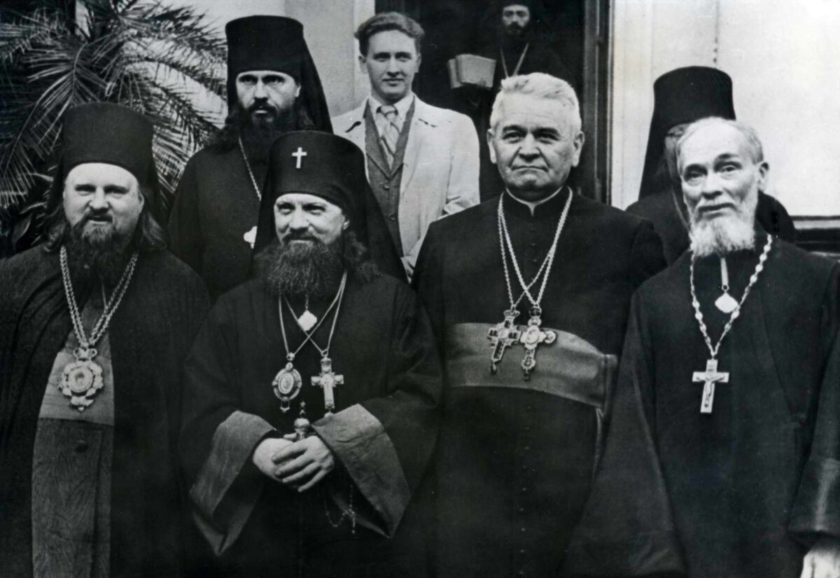 8 марта 1946 года во Львове Украинская греко-католическая церковь разорвала унию с Римом и объединилась с Русской Православной Церковью