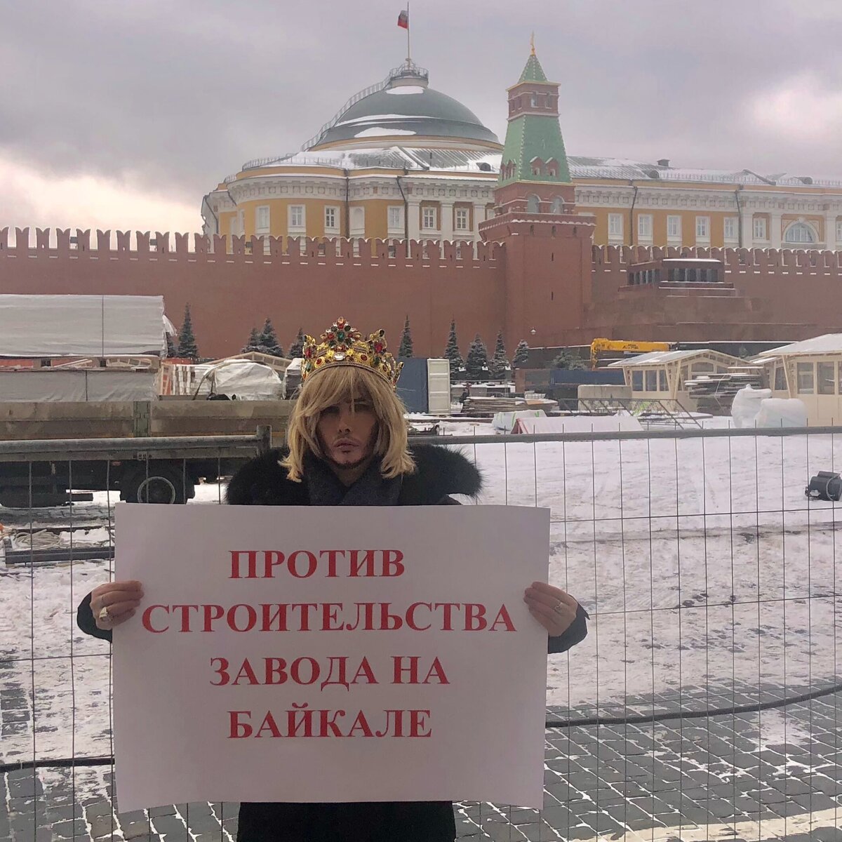 Зверев занимается сейчас спасением Байкала