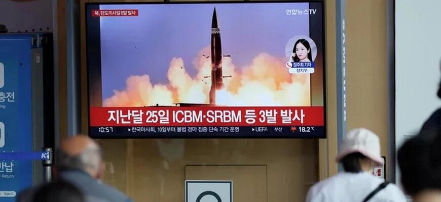 Северная Корея провела очередной запуск баллистических ракет © Lee Jin-man / AP Photo