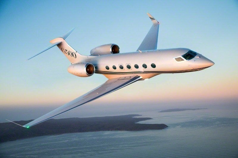     Один из богатейших людей мира продает самолет, чтобы его не отслеживали в Twitter