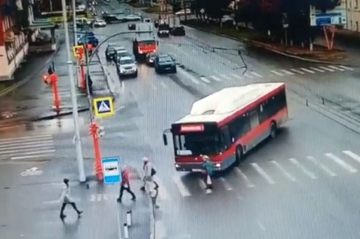    В Кемерове водитель автобуса сбил пешехода и скрылся с места ДТП