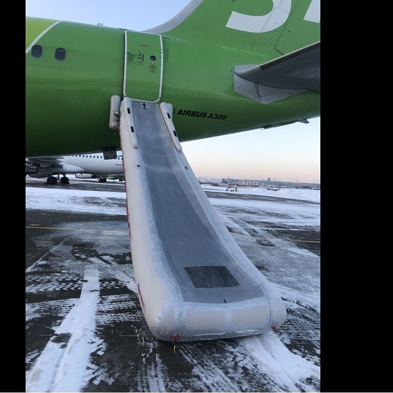 ошибочный выпуск аварийного трапа