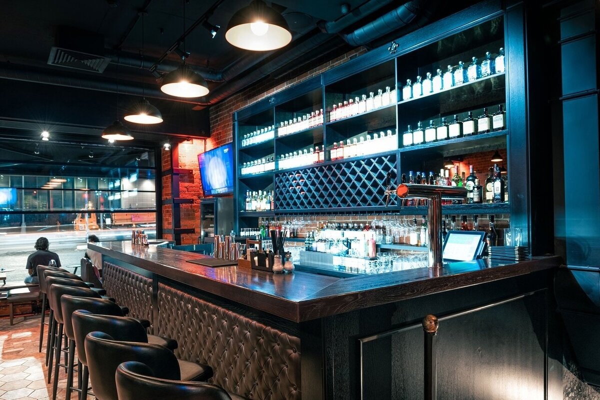 бар иллюстрация. история возникновения бара. истории про бар. металлическая бочка для разливного пива для баров. бизнес-план бара презентация.