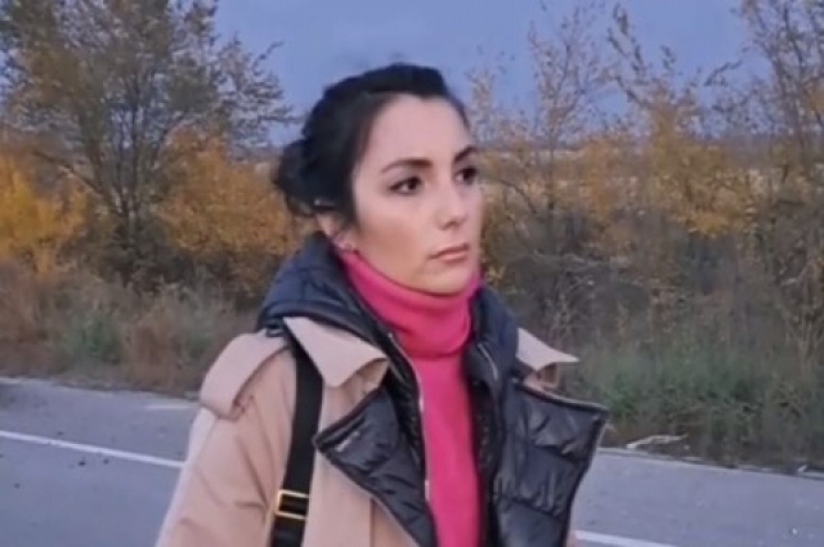    В Сети расходится видео с украинкой, которую не пустили в новый регион РФ