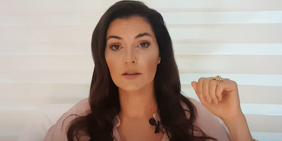 Скриншот видео В.Степановой в Youtube.com.