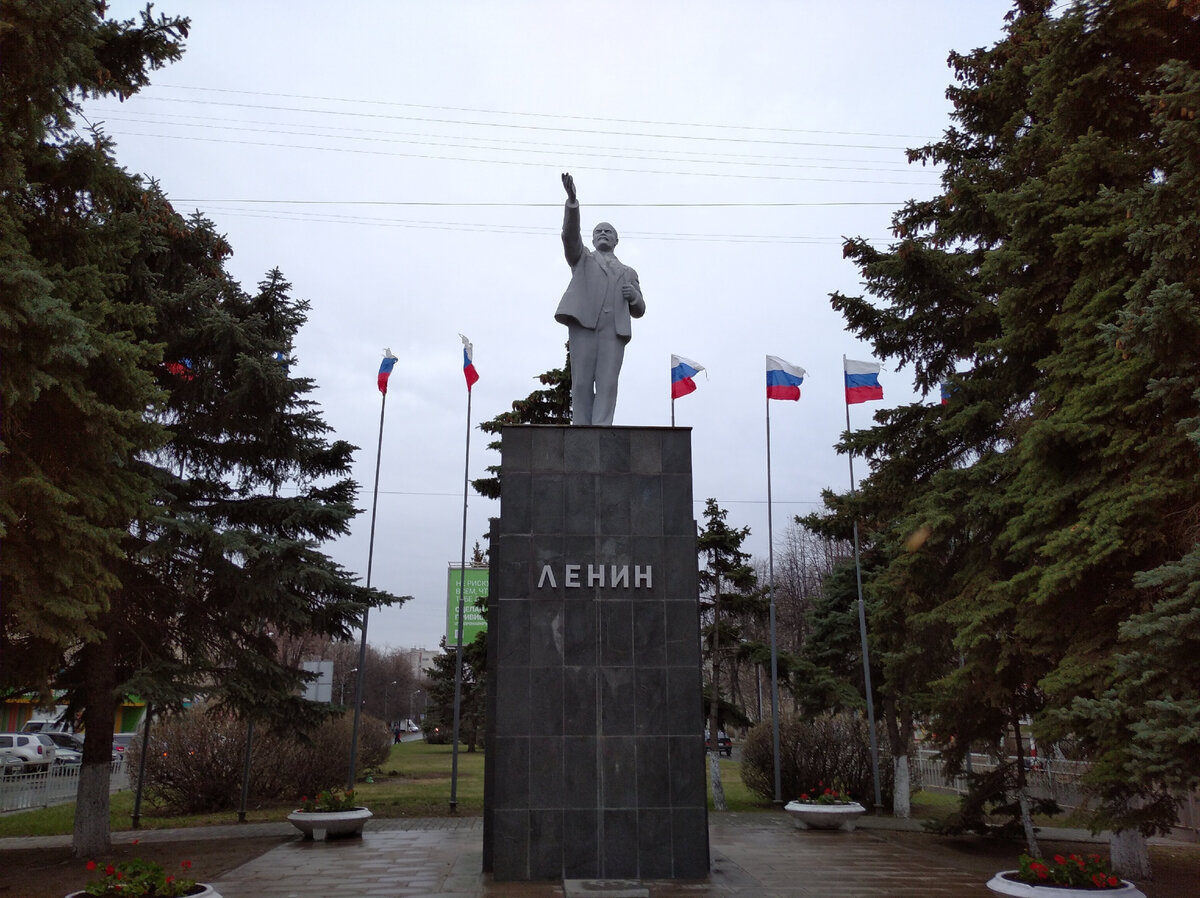 С Великим Октябрём! 