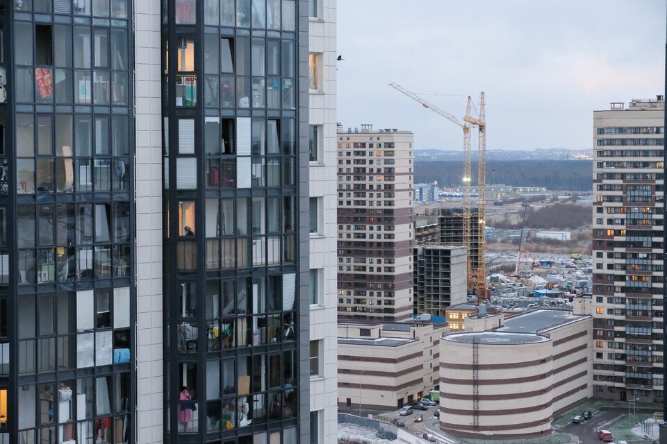     Ипотечная ежемесячная ставка рискует подорожать на 35-40 процентов. Артем КИЛЬКИН