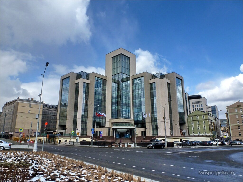 Здание "Лукойла"