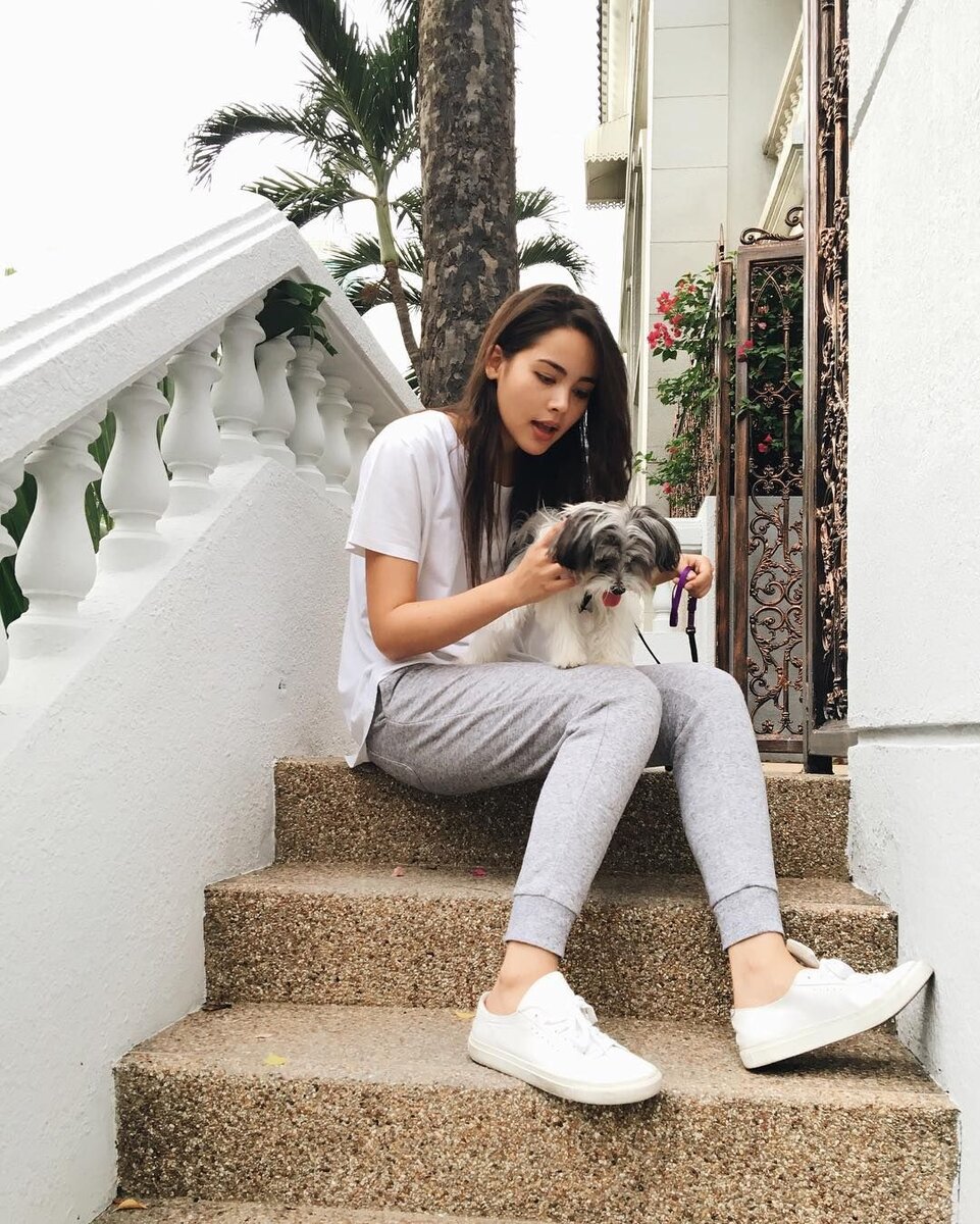 Типичная тайка для Типичного Фаранга (на фото актриса Урассайя Спербунд)