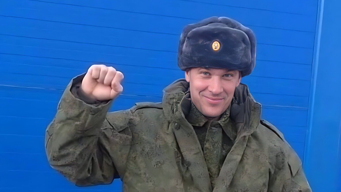     В ходе спецоперации на Украине погиб многодетный отец из Минусинска Денис Слюсарев. Его супруга почти год доказывала, что мужа мобилизовали незаконно, а губернатор Красноярского края Михаил Котюков обещал «доделать работу по нему». Не доделал…