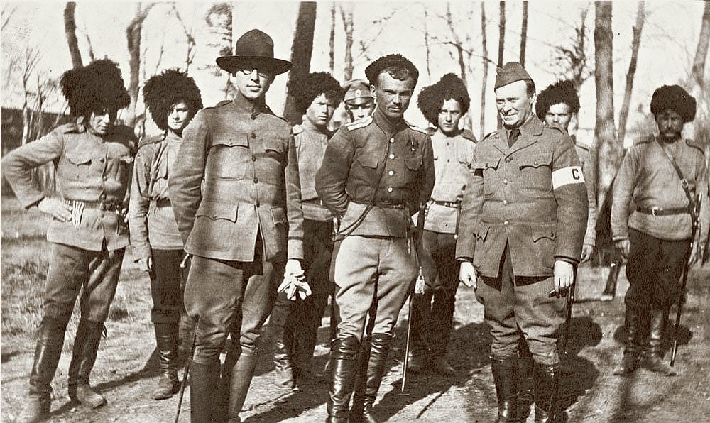 Атаман И.П. Калмыков в центре